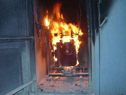 夏日炎炎，北京創(chuàng)聯(lián)匯通電氣教你必備油浸式變壓器防火常識